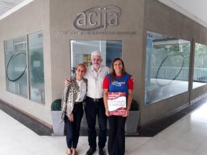 Diretor Secretário da ACIJA recebeu as representantes da Signorelli. 
