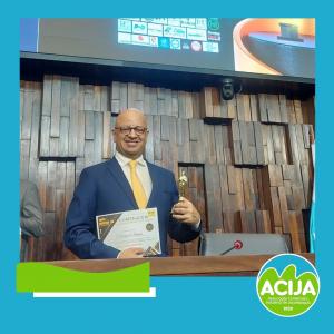 Feliciano Clímaco recebe o Troféu Empreenda Rio na ALERJ 