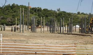 Shopping e novos edifÃ­cios valorizam Estrada do Engenho Dâ€™Ãgua, em JacarepaguÃ¡, mas trÃ¢nsito preocupa. 