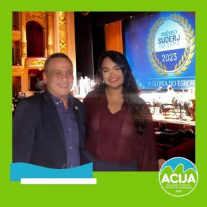 O Vice-presidente da ACIJA Roberto Guimarães e a Diretora do ACIJA Jovem Mariana Yumi, representaram a associação na entrega do Prêmio SUDERJ INFORMA 2023 