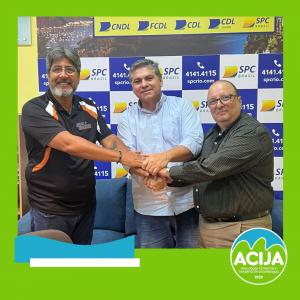 Presidente da ACIJA Paulo Valente assina convênio com SPC Brasil 